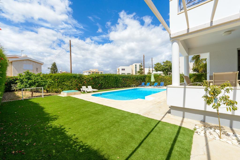 Merab Center Villas Ayia Napa Habitación foto
