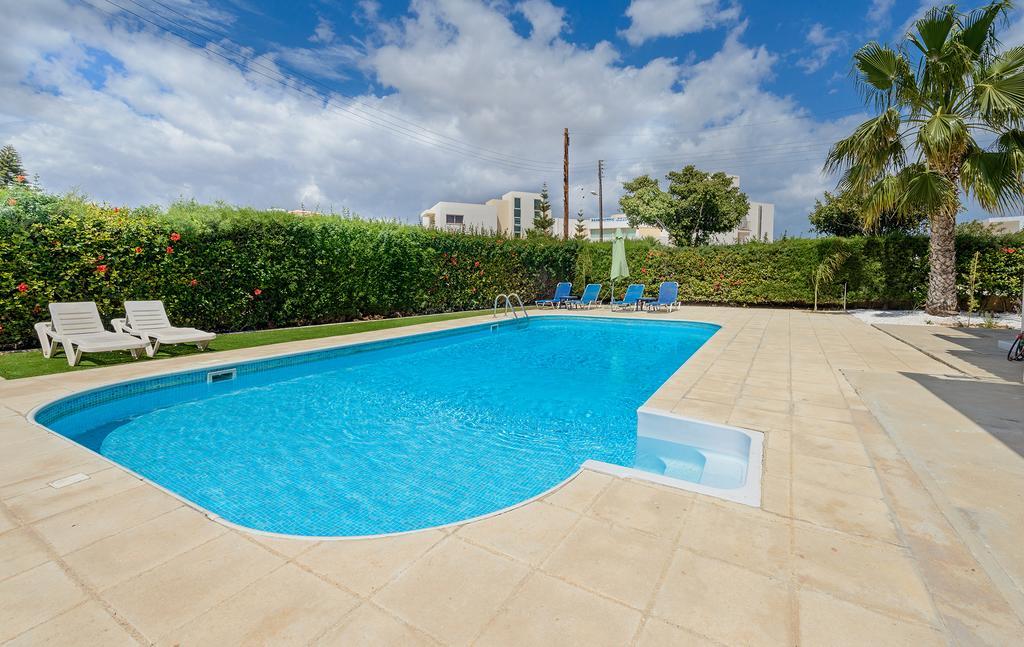 Merab Center Villas Ayia Napa Habitación foto