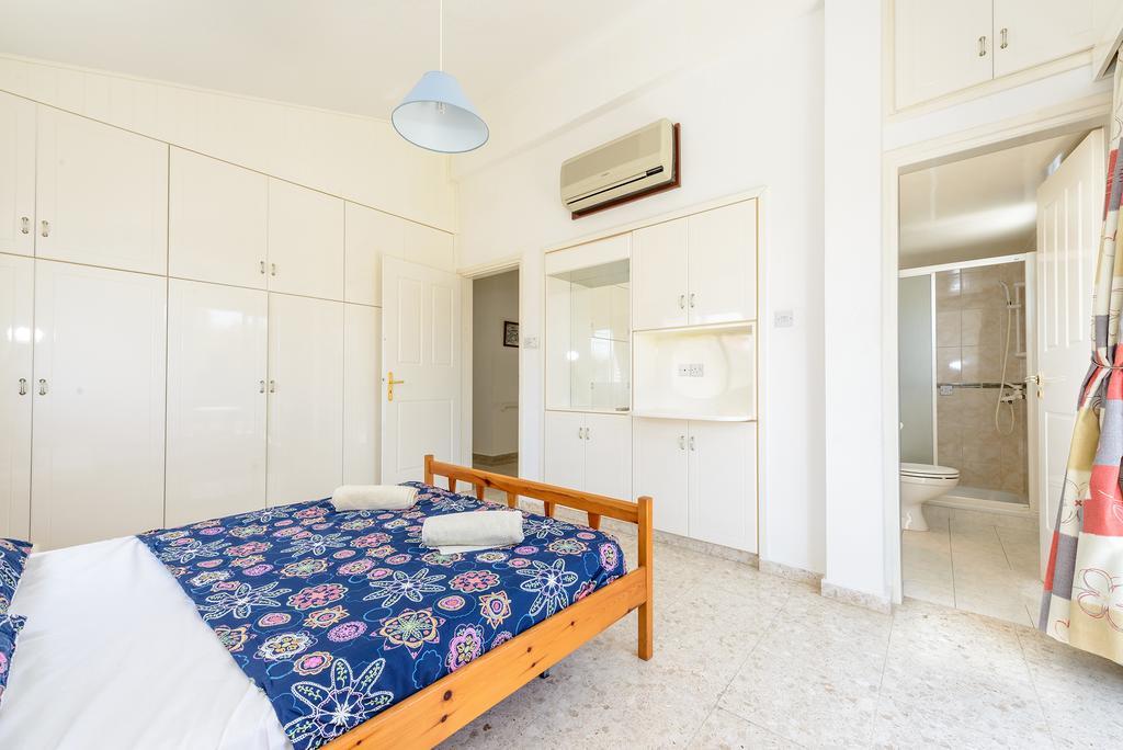 Merab Center Villas Ayia Napa Habitación foto