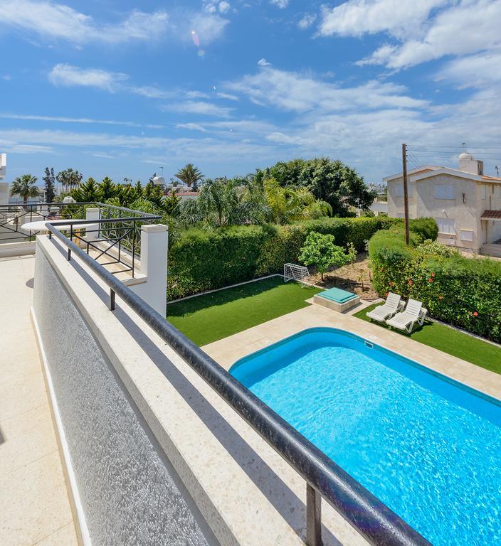 Merab Center Villas Ayia Napa Habitación foto