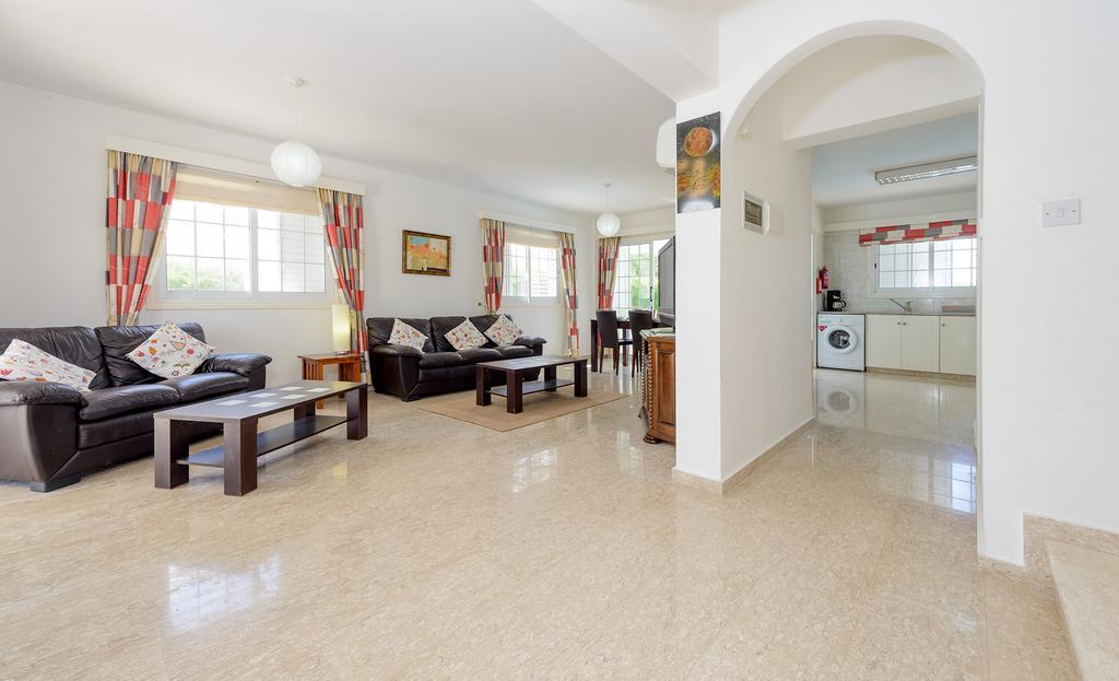 Merab Center Villas Ayia Napa Habitación foto