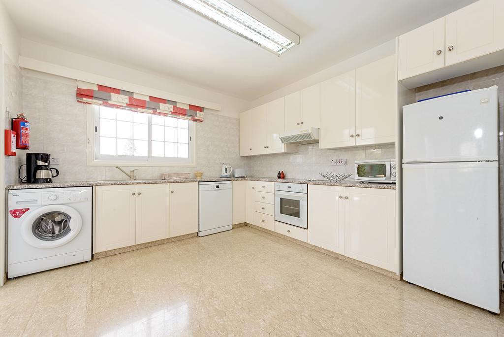 Merab Center Villas Ayia Napa Habitación foto