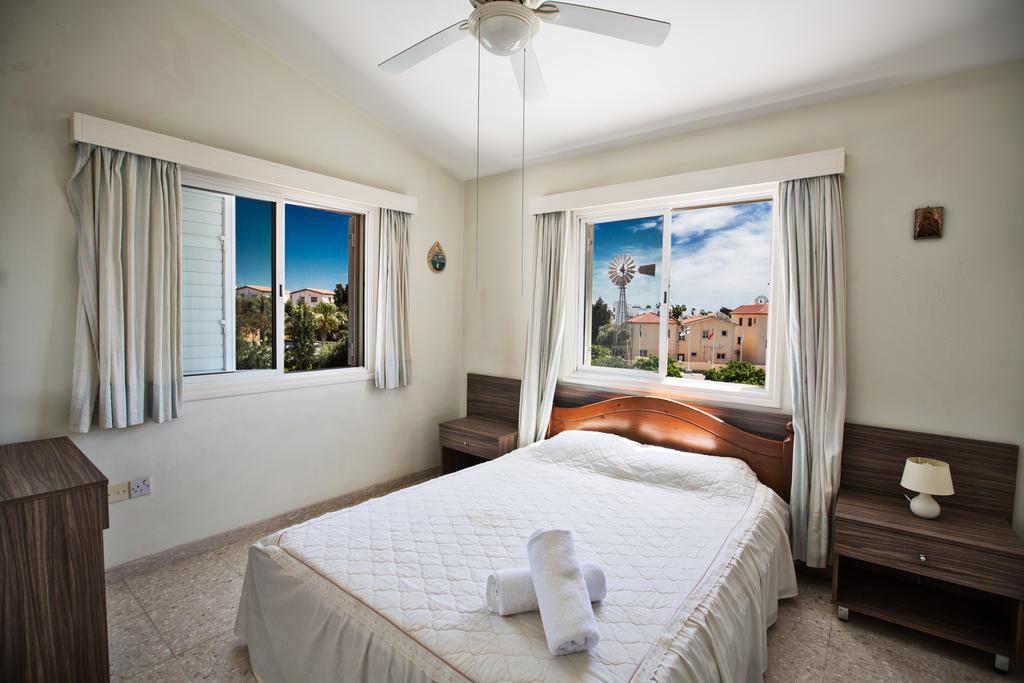 Merab Center Villas Ayia Napa Exterior foto